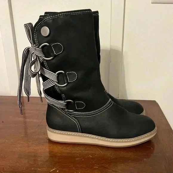 Never been worn White Mountain Tivia tie up boots size 7 - Picture 8 of 12